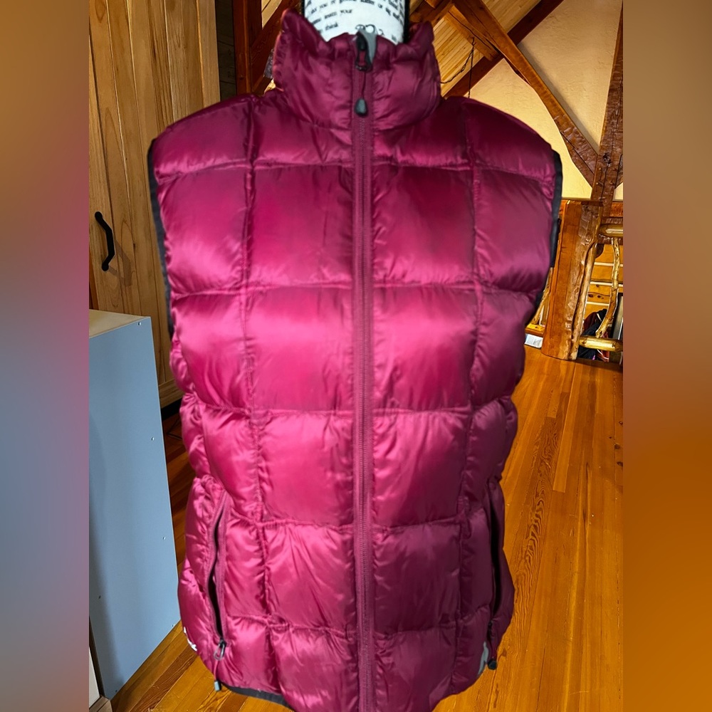 EUC Eddie Bauer First Ascent EB800 Whittaker Mountaineering Down Vest, Size L